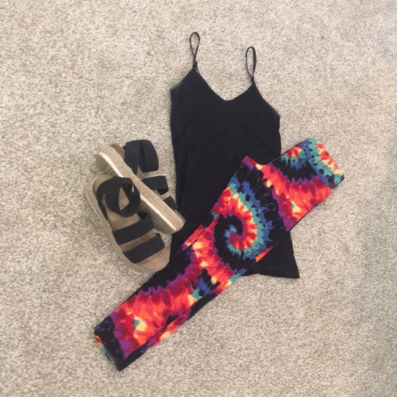 💥Super fun Tie-dye leggings, size medium - Picture 3 of 3